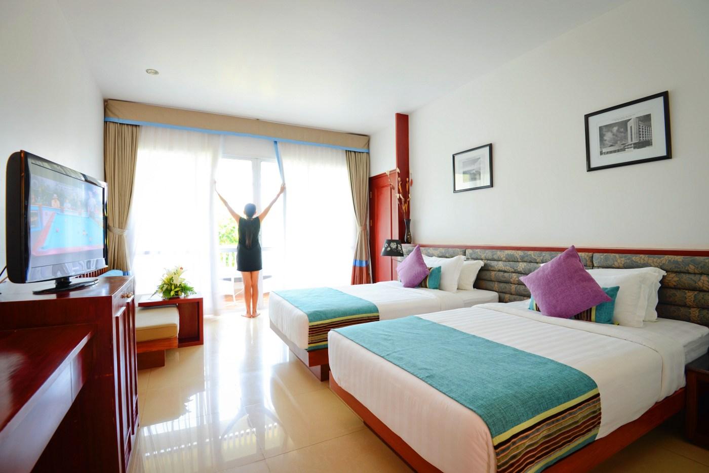 INDEPENDENCE HOTEL